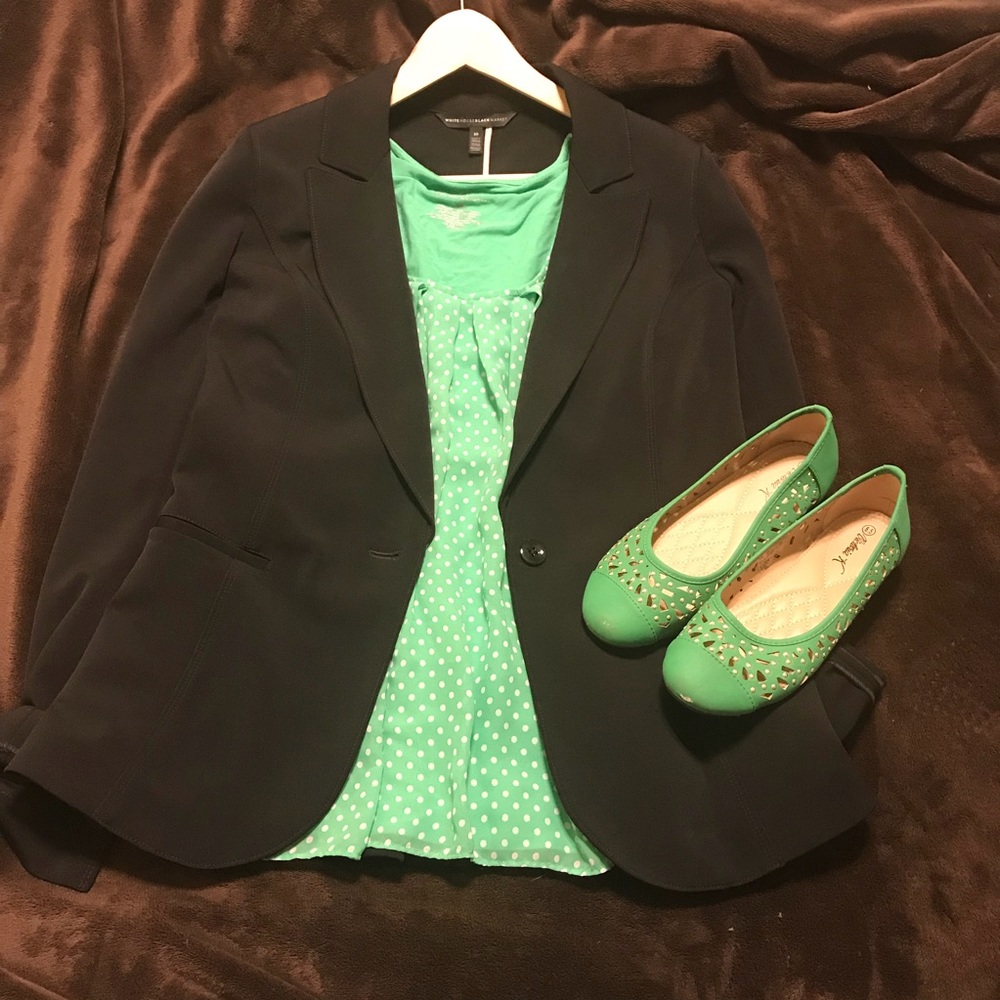 Green and White Polkadot Shell